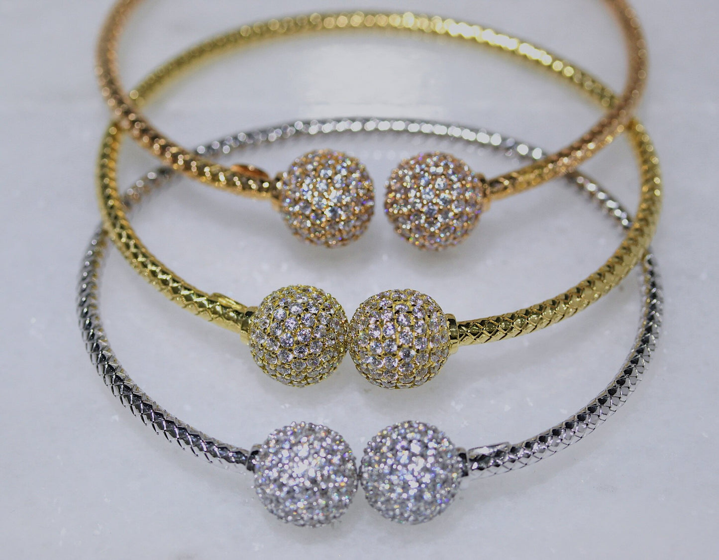 18K Gold Himo Bangle Bracelets