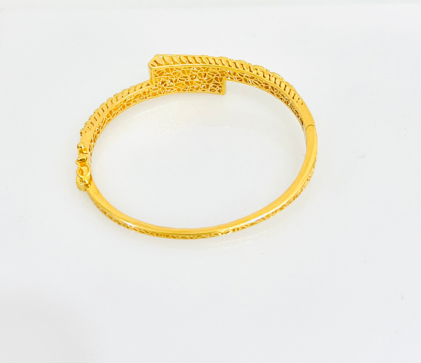 21K Gold Bangle Bracelets