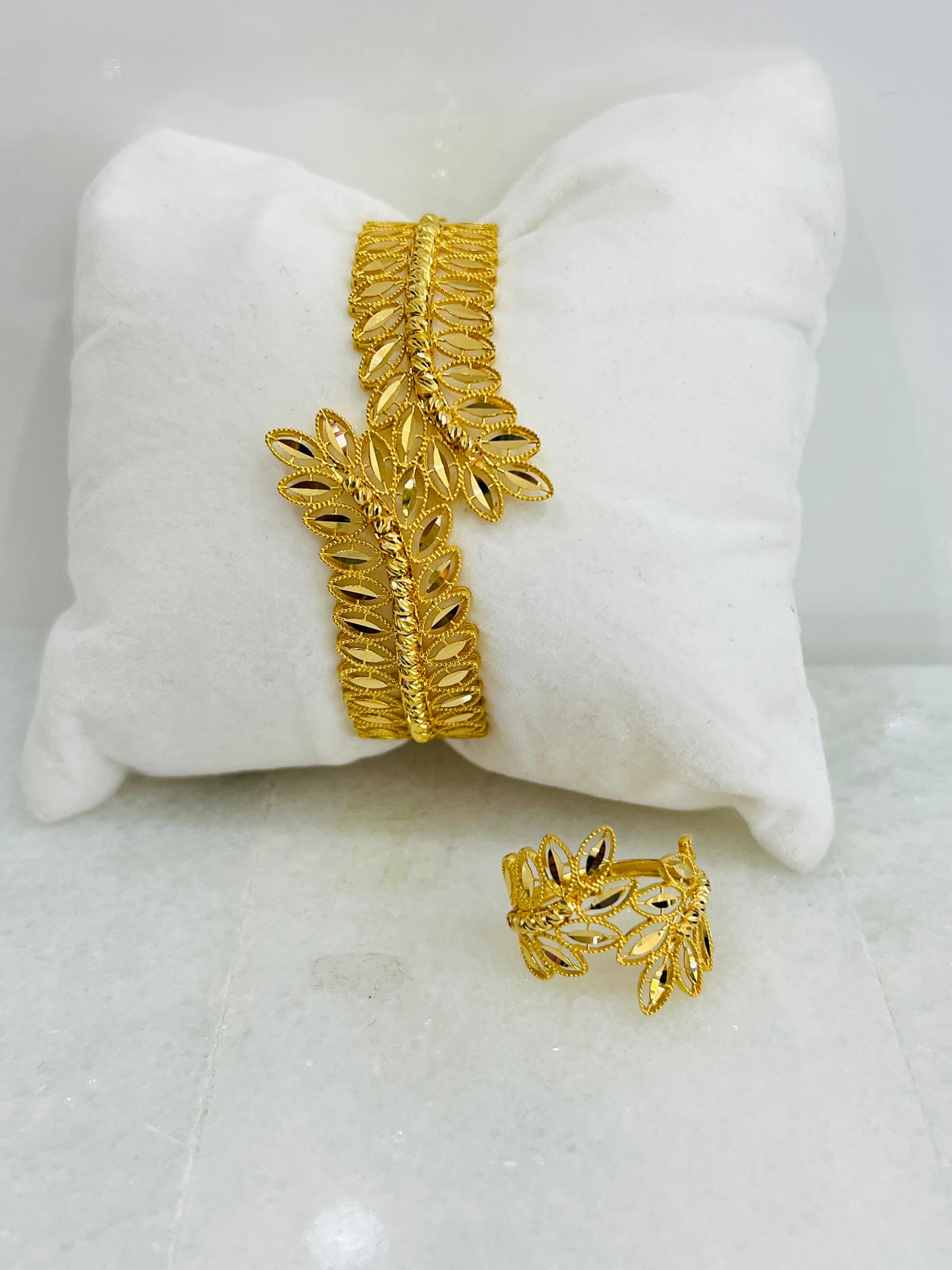 21k Gold Leaf Bangle Bracelet Set