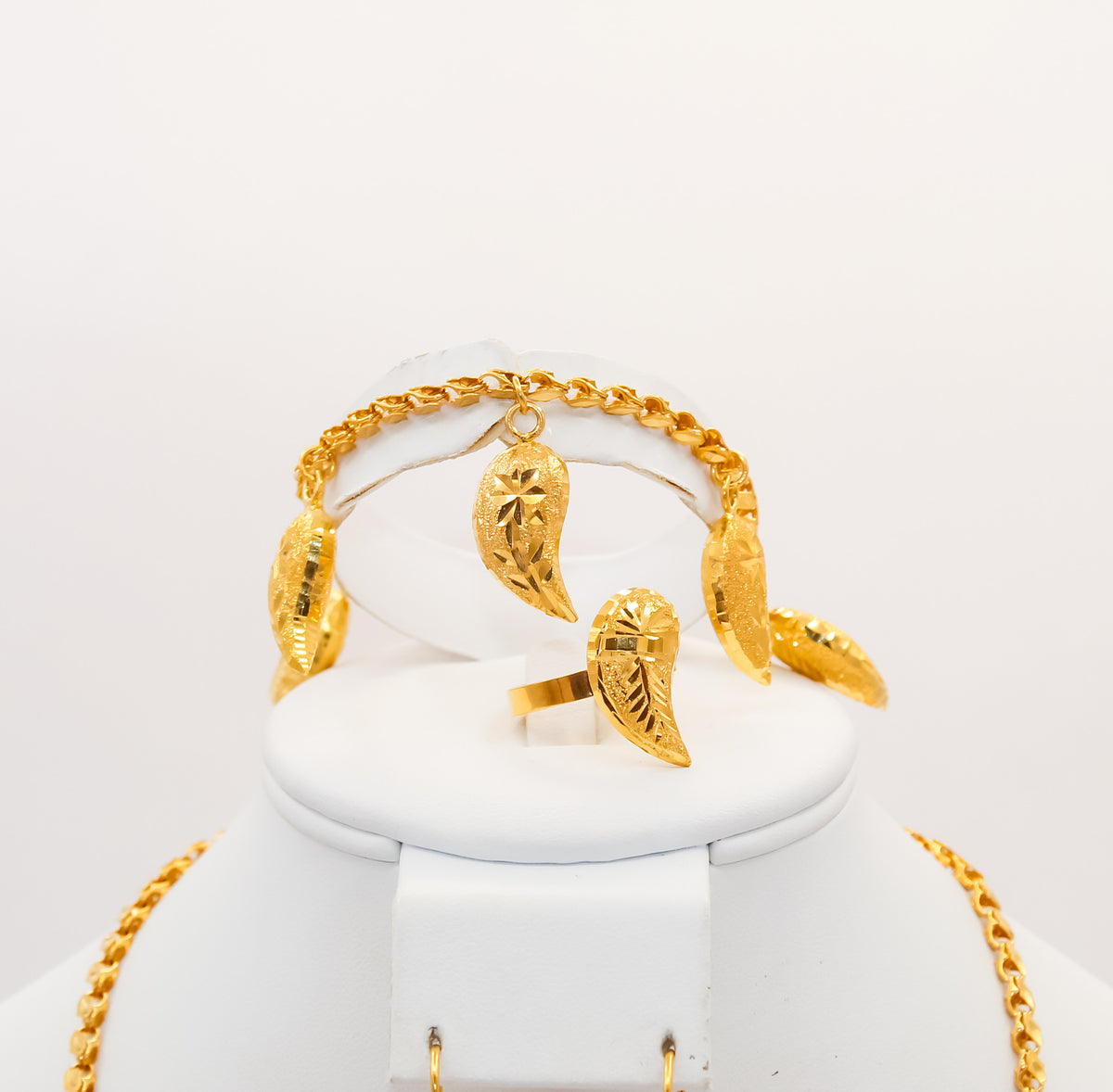 21K Gold Loza Necklace Set