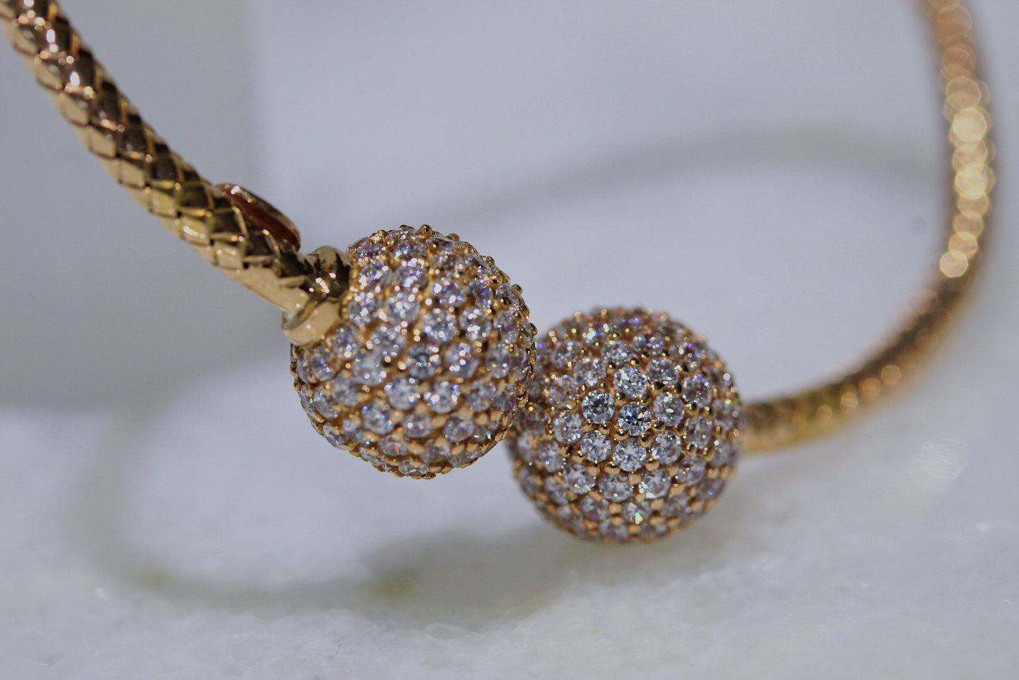 18K Gold Himo Bangle Bracelets