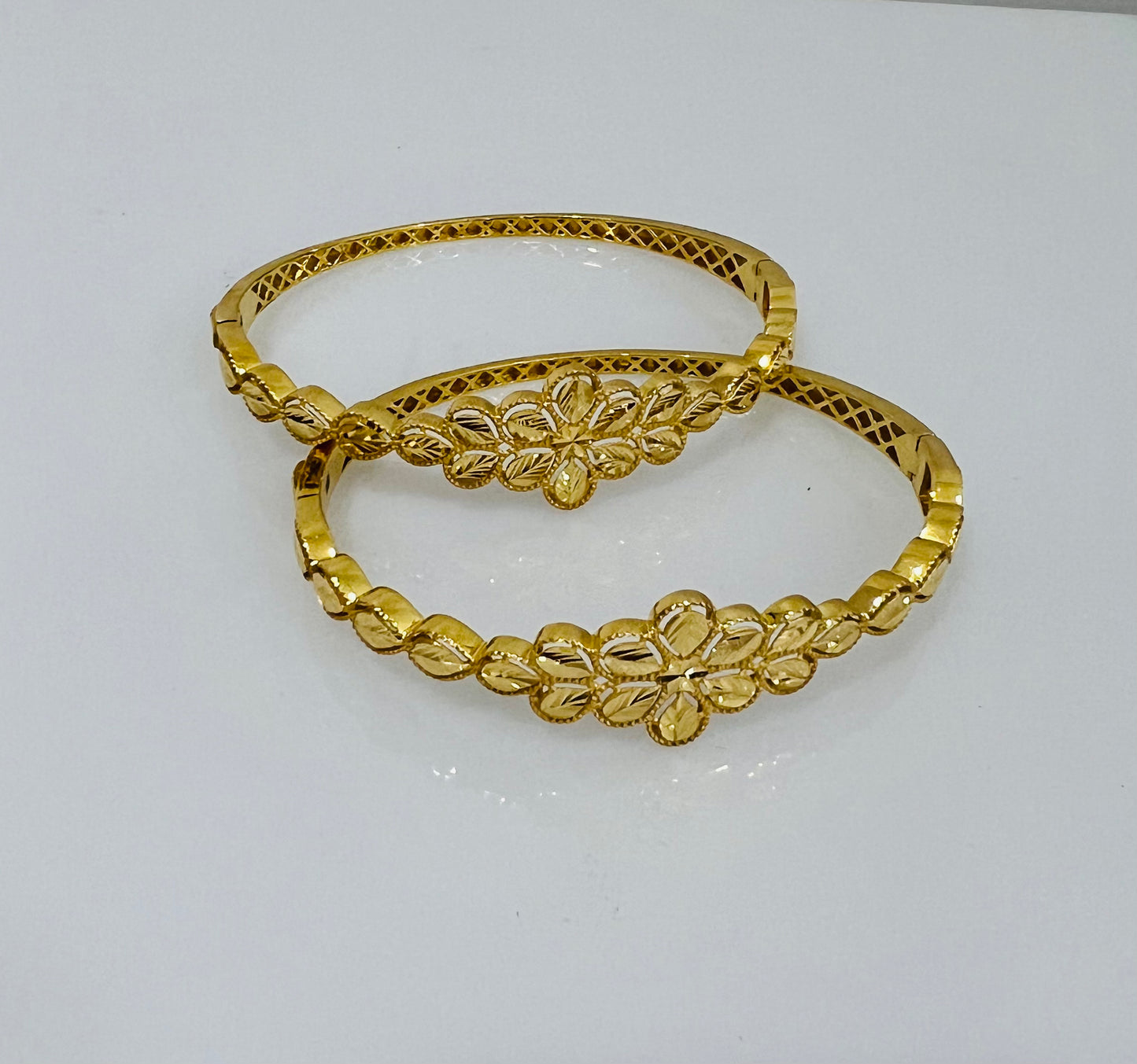 21k Gold Leaf Bangle Bracelet