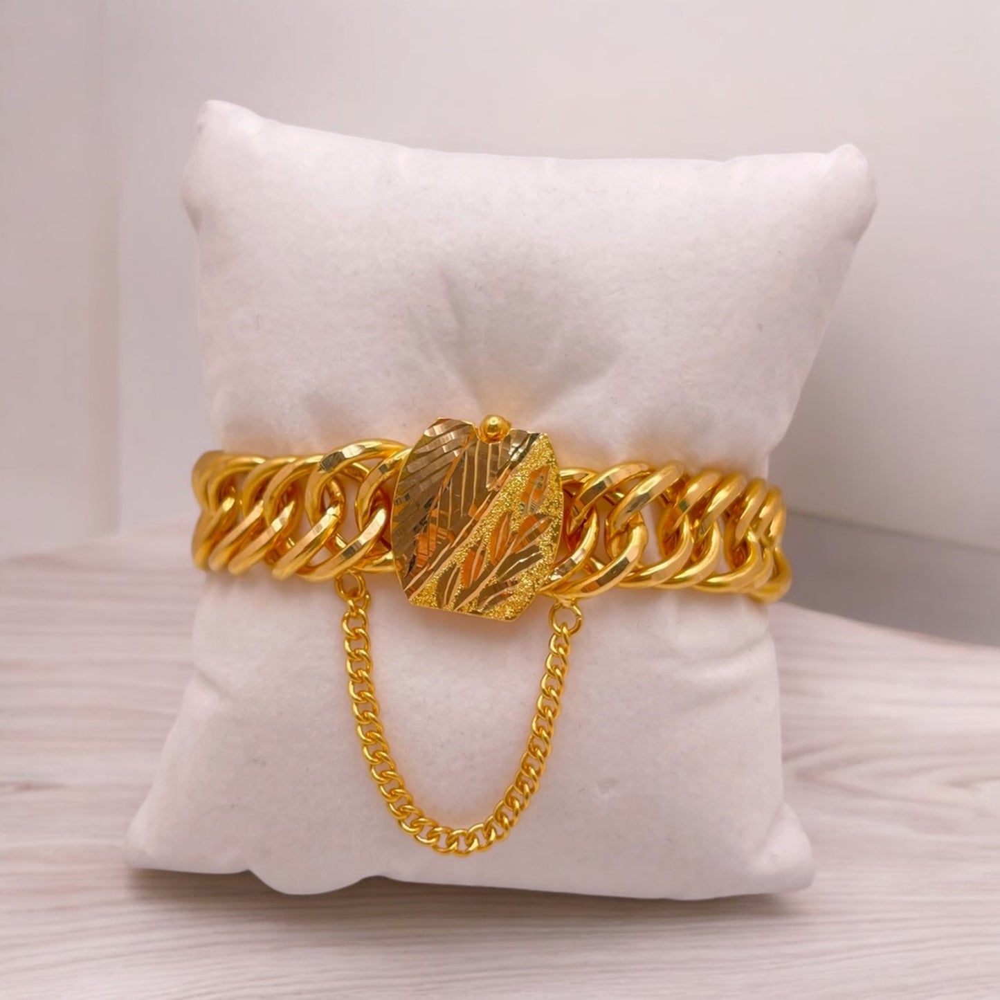 21K Gold Link Bracelet