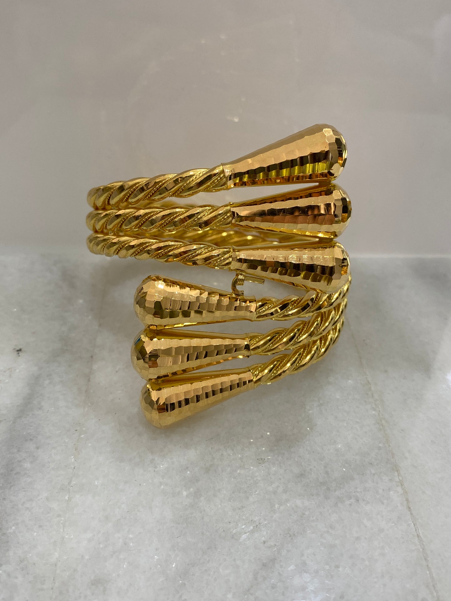 21K Gold Bangle Bracelet