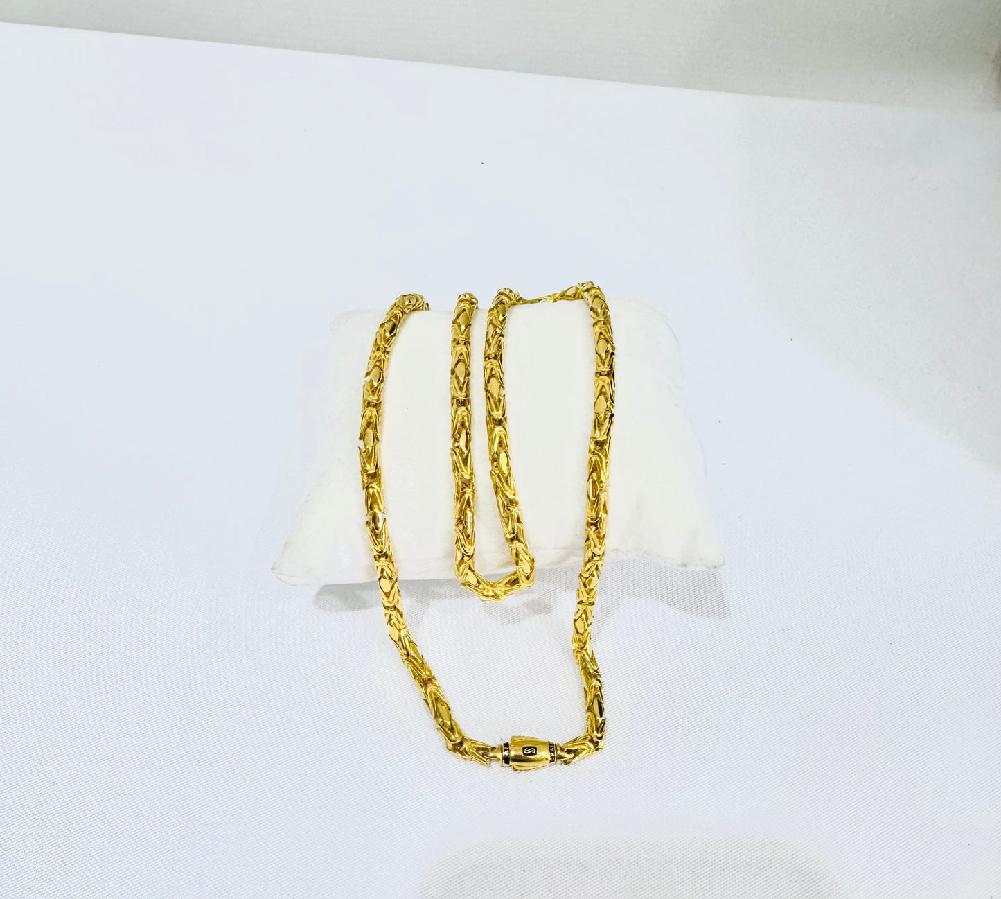 21k Gold Rounded Byzantine Monaco Chain Necklace