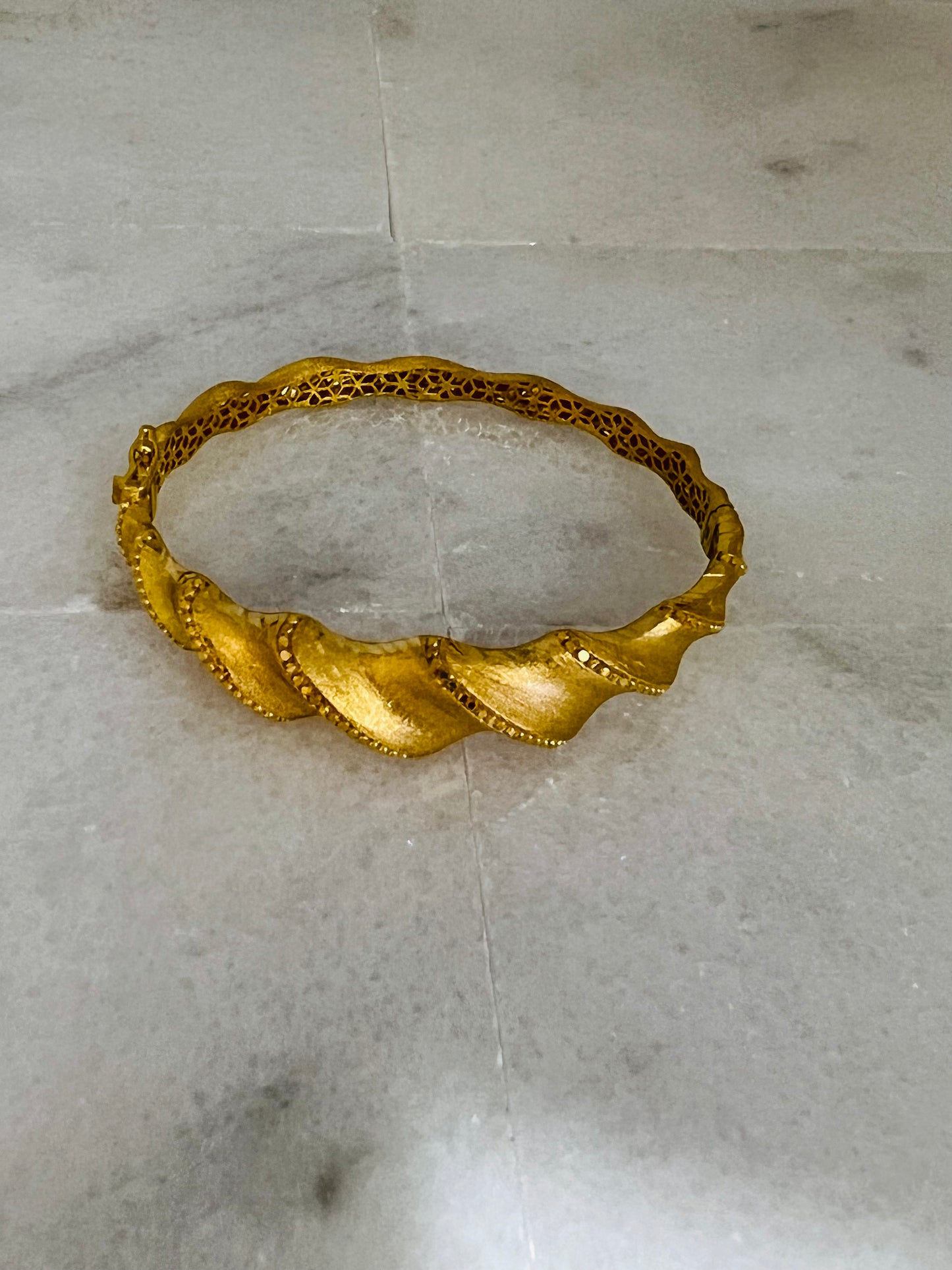21k Gold Bangle Bracelet