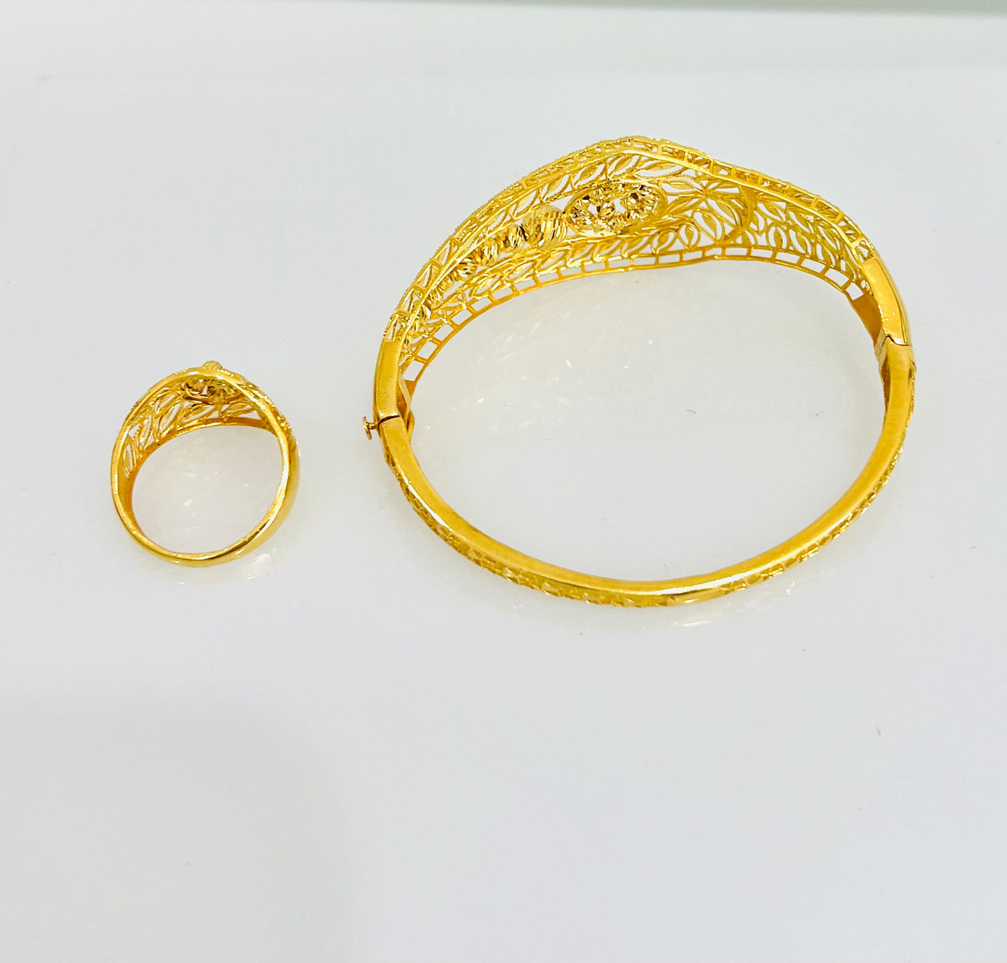 21K Gold Bangle Bracelet Set