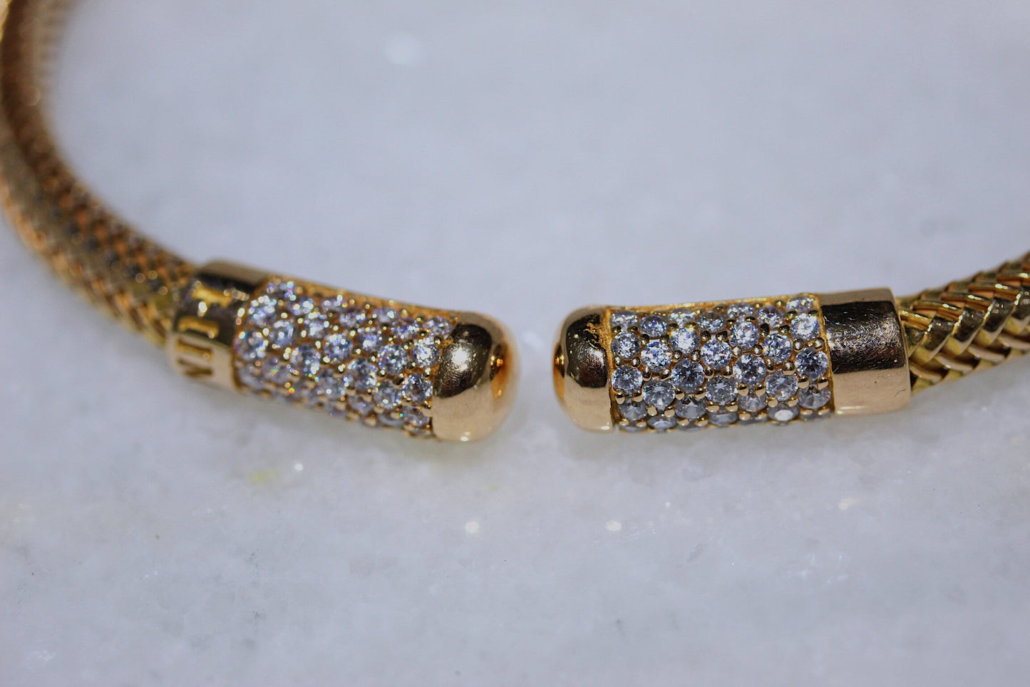 18K Gold Himo Bangle Bracelets