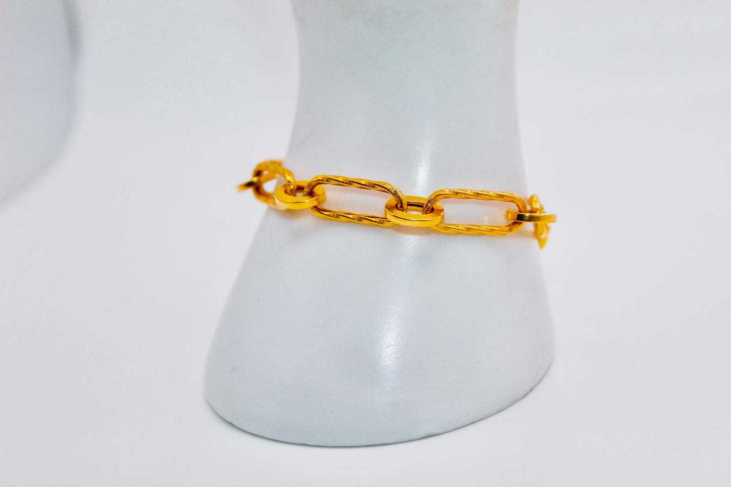 21K Gold Clip Bracelet