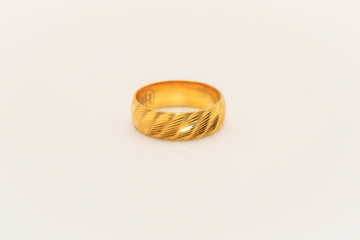 21K Gold Comfort Fit Band
