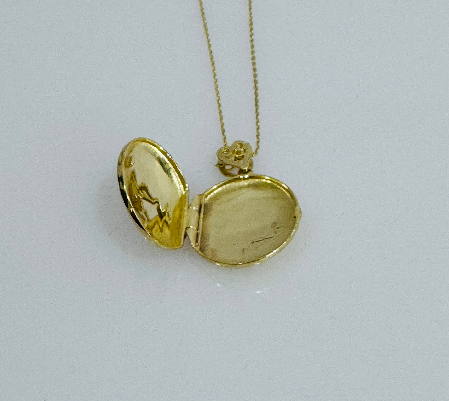 14K Gold Round Locket Necklace