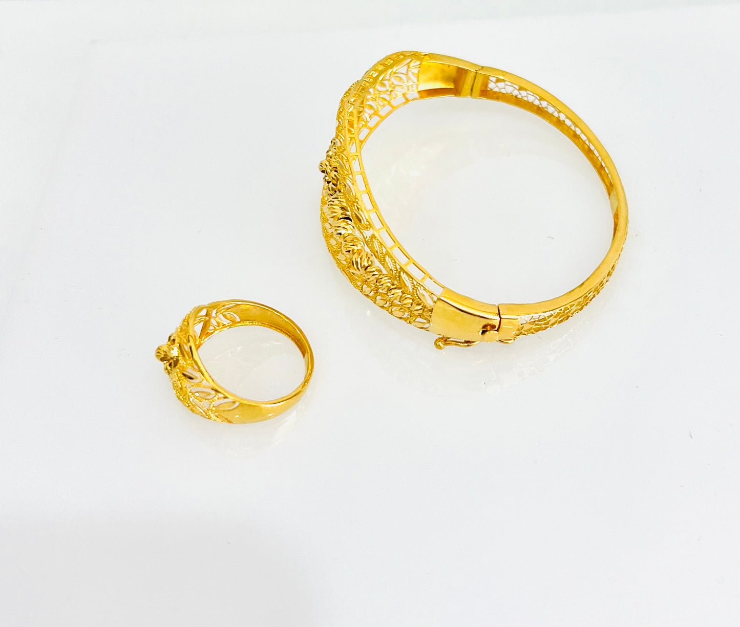 21K Gold Bangle Bracelet Set
