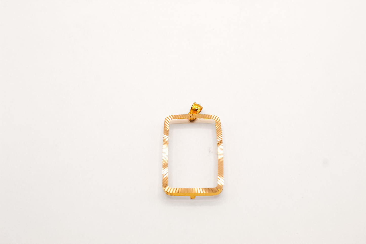 21K Gold Ounsa Frame Pendant