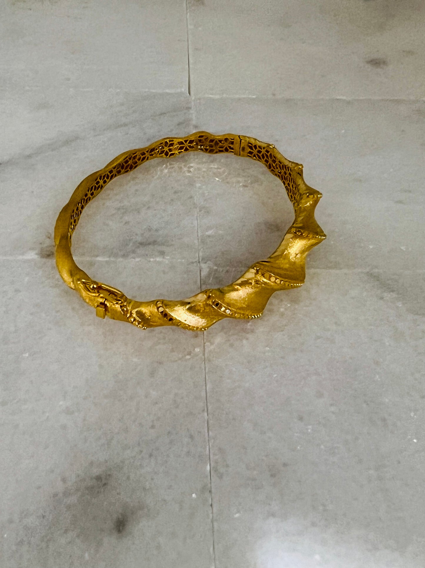 21k Gold Bangle Bracelet