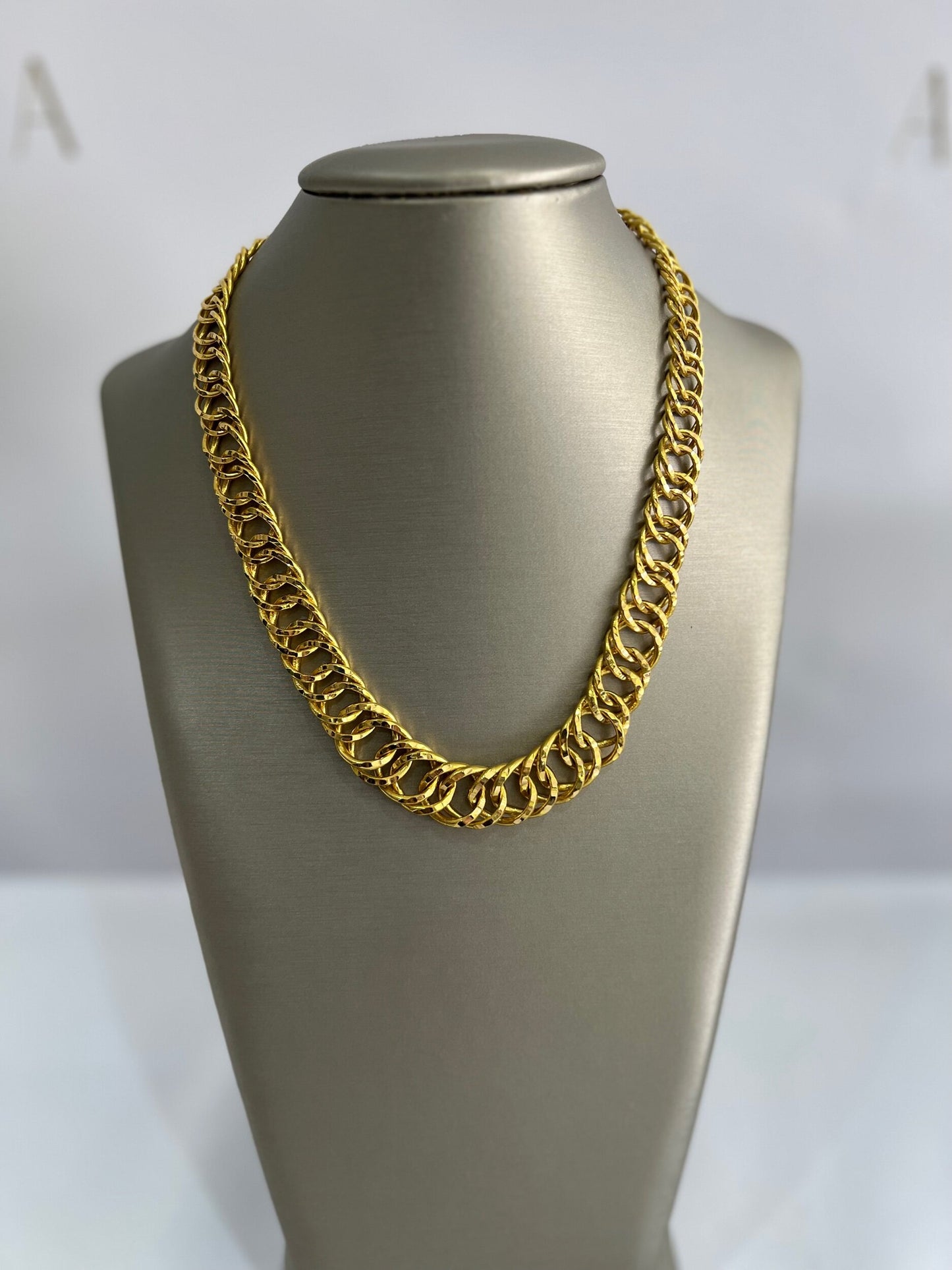 21K Gold Graduated Link Necklace
