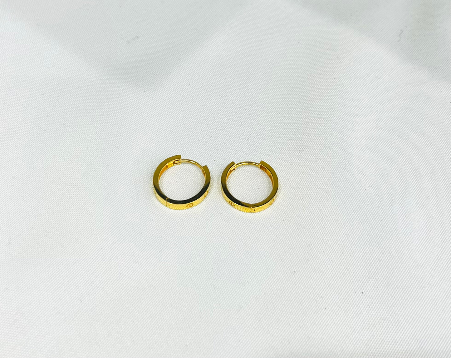 21K Gold Small Hoop Earrings