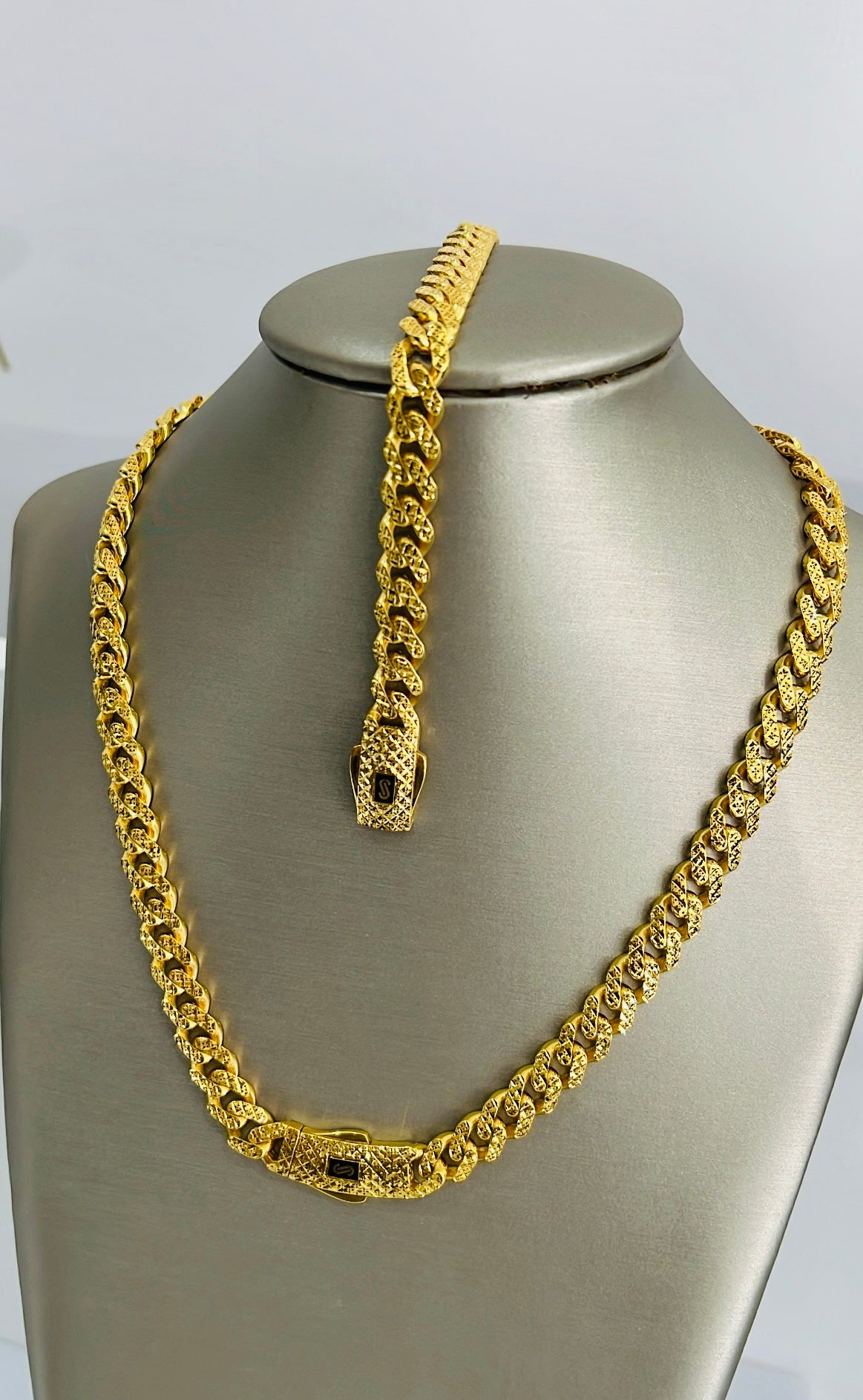 21k Gold Monaco Set