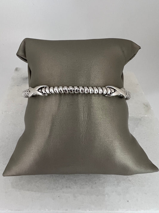 18K White Gold Cuff Bracelet