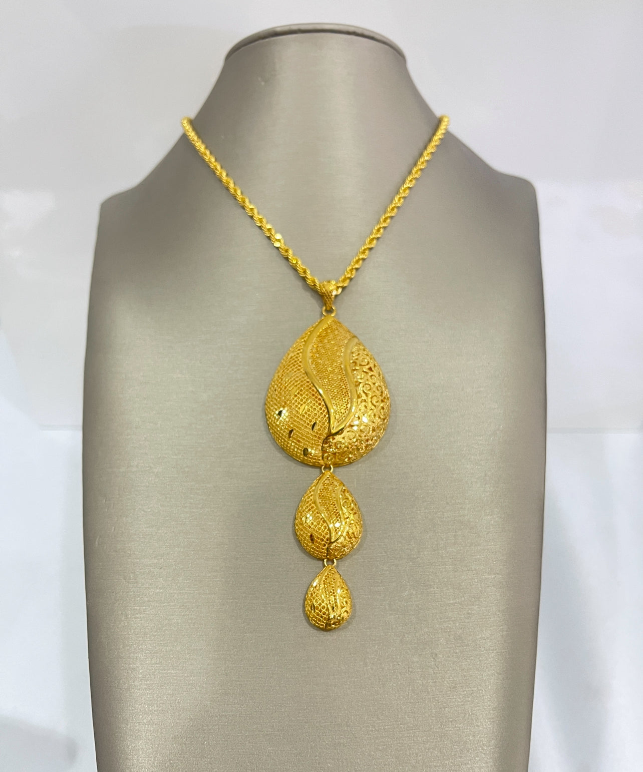 21K Gold 3 Tier Drop Pendant