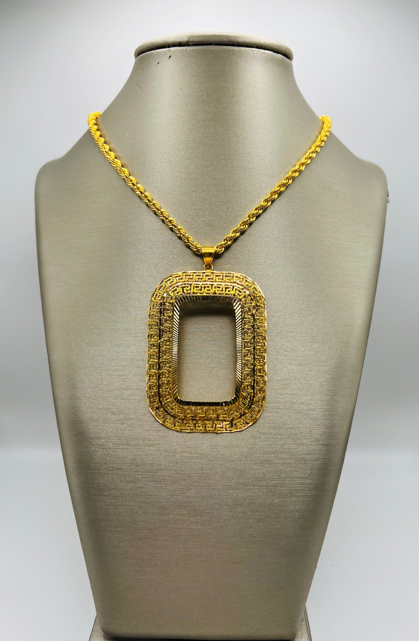 21k Gold Ounsa Frame Pendant
