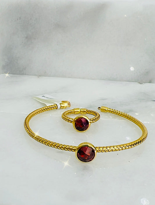 18K Gold Garnet Himo Bracelet Set