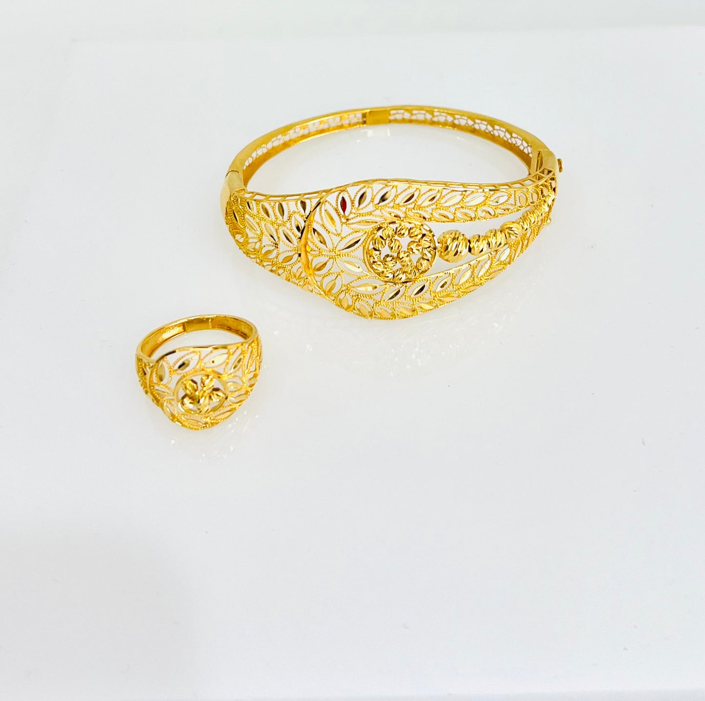 21K Gold Bangle Bracelet Set