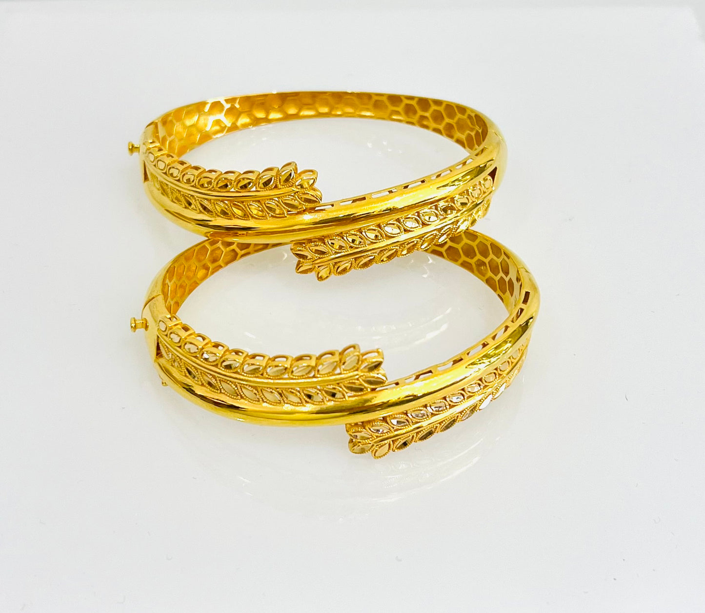 21k Gold Leaf Bangle Bracelet