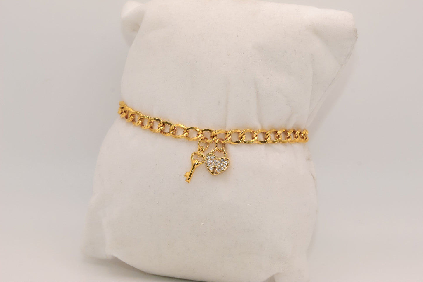 21K Gold Heart And Key Bracelet