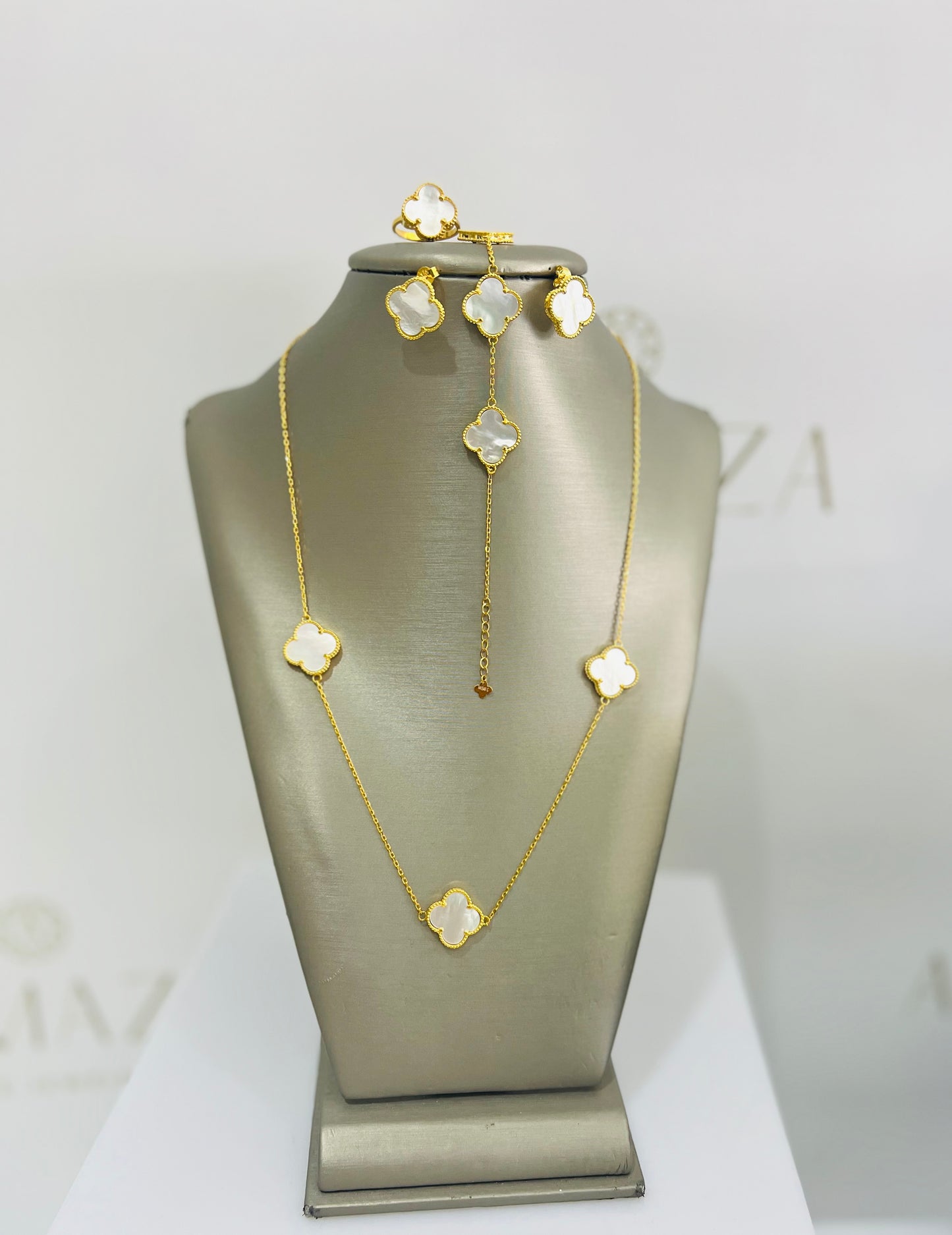 21K Gold Mother Of Pearl Set