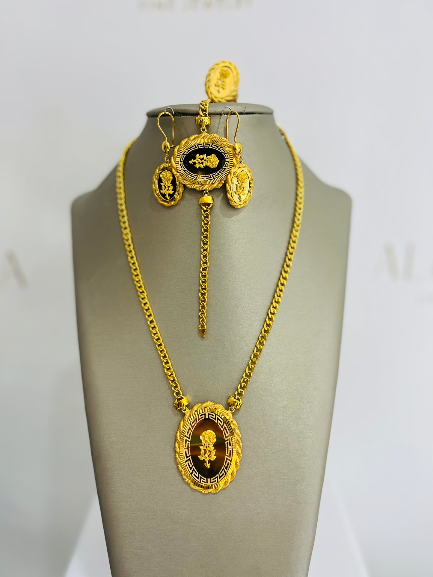 21k Gold Ounsa Set