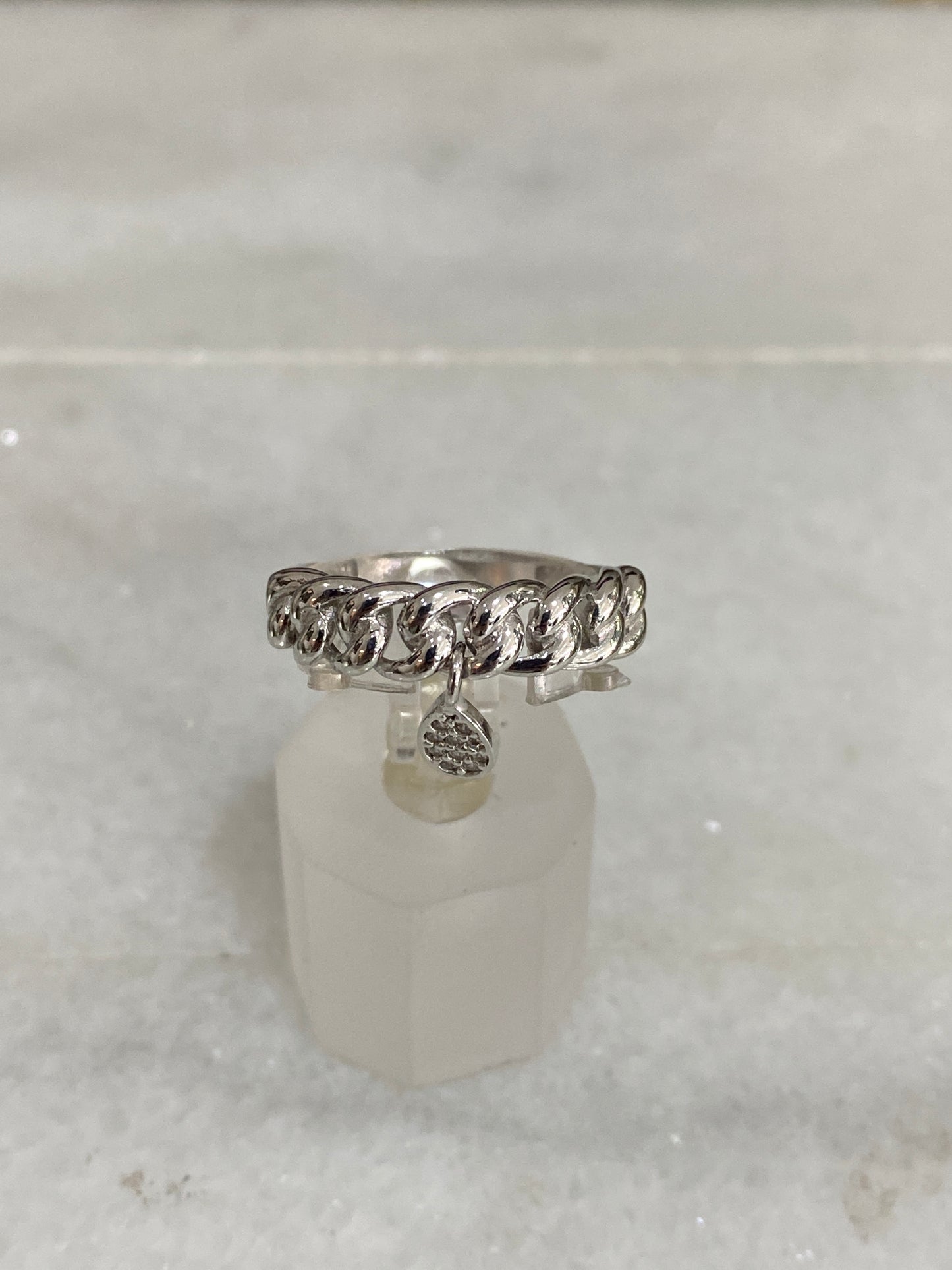 18K White Gold Ring