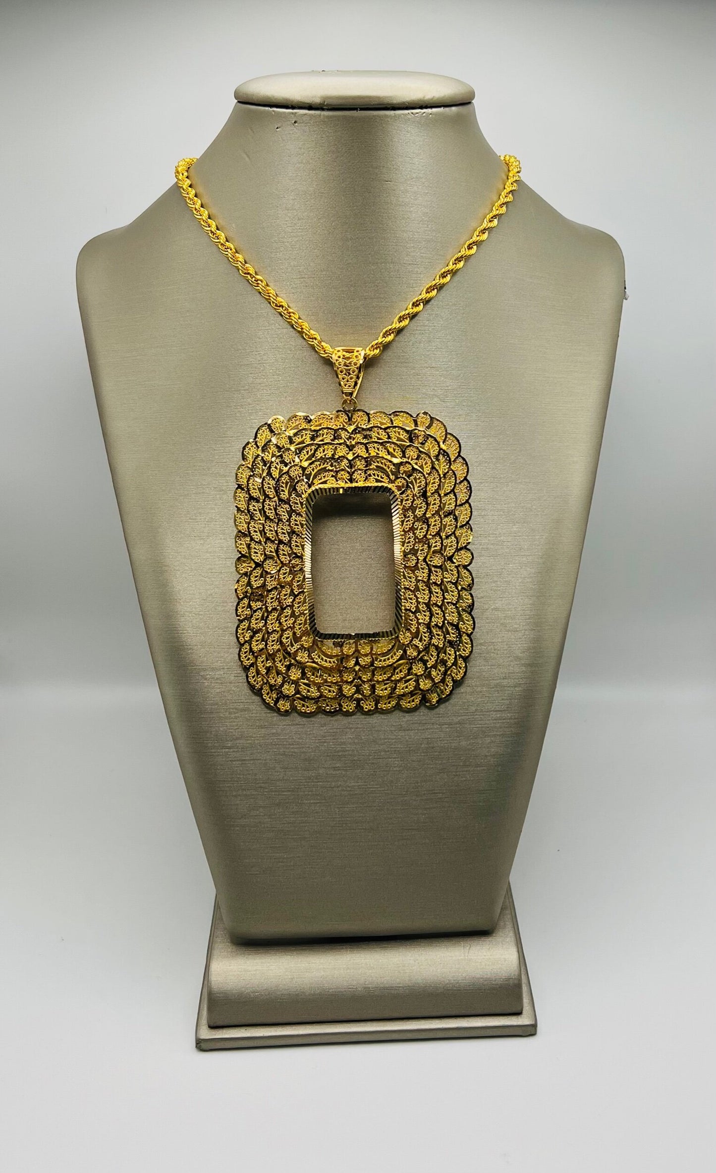 21K Gold Large Ounsa Frame Pendant