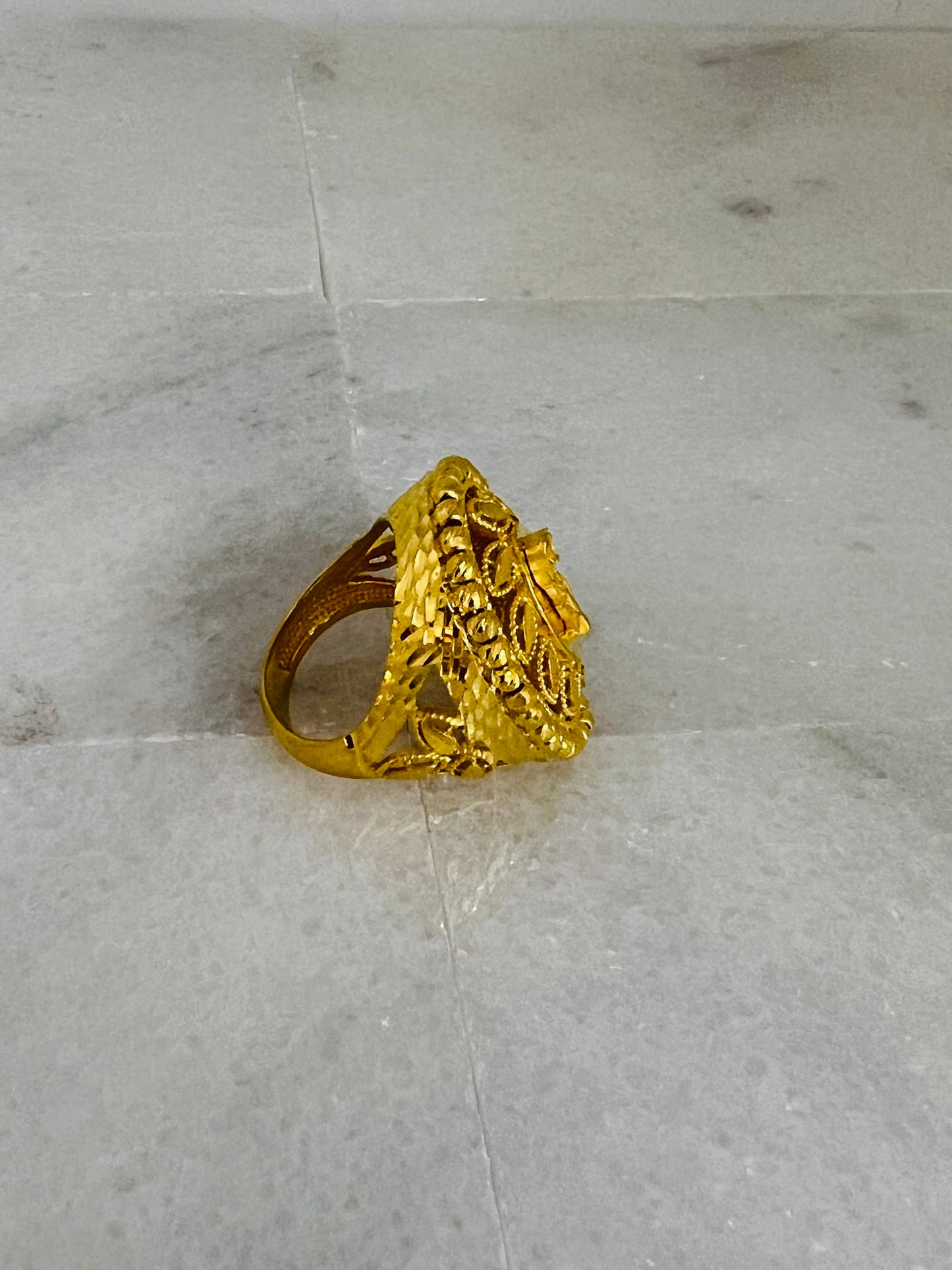 21K Gold Himo Oval Rose Ring