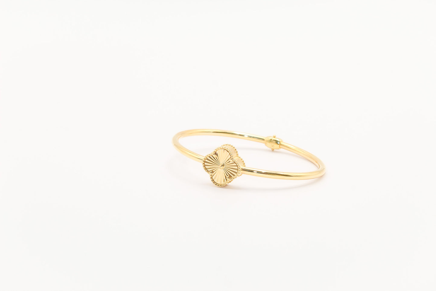 18K Gold Flower Bangle