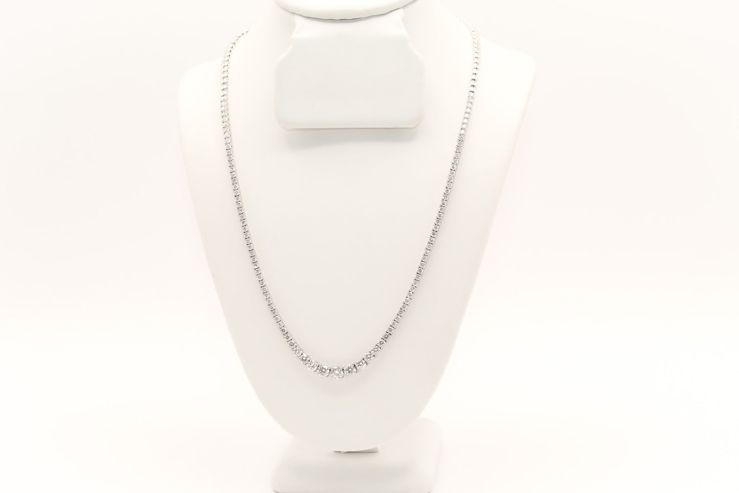 18K White Gold Graduated Diamond Necklace