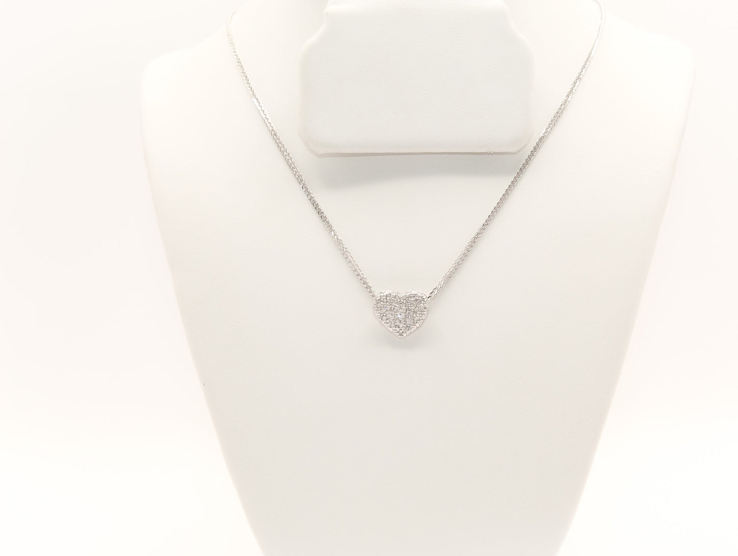 18K White Gold Diamond Heart Necklace