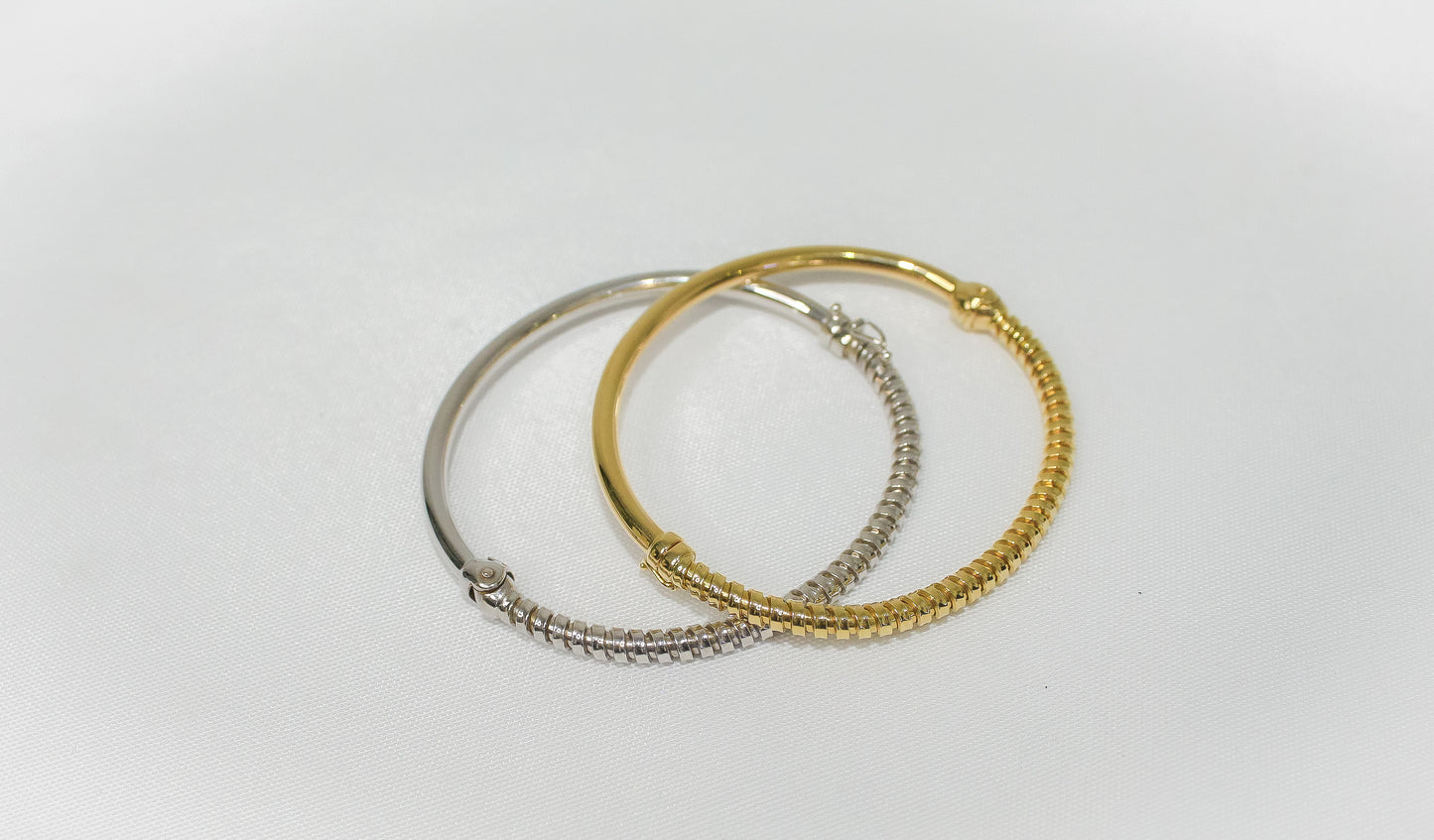 18K Gold Himo Bangle Bracelet