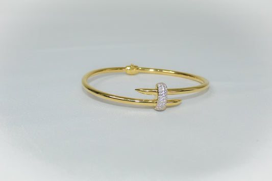 18K Gold Bangle Bracelet