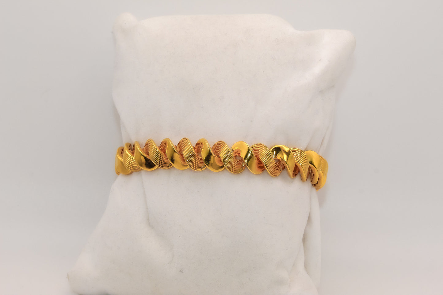 21K Gold Large Swirl Bracelet