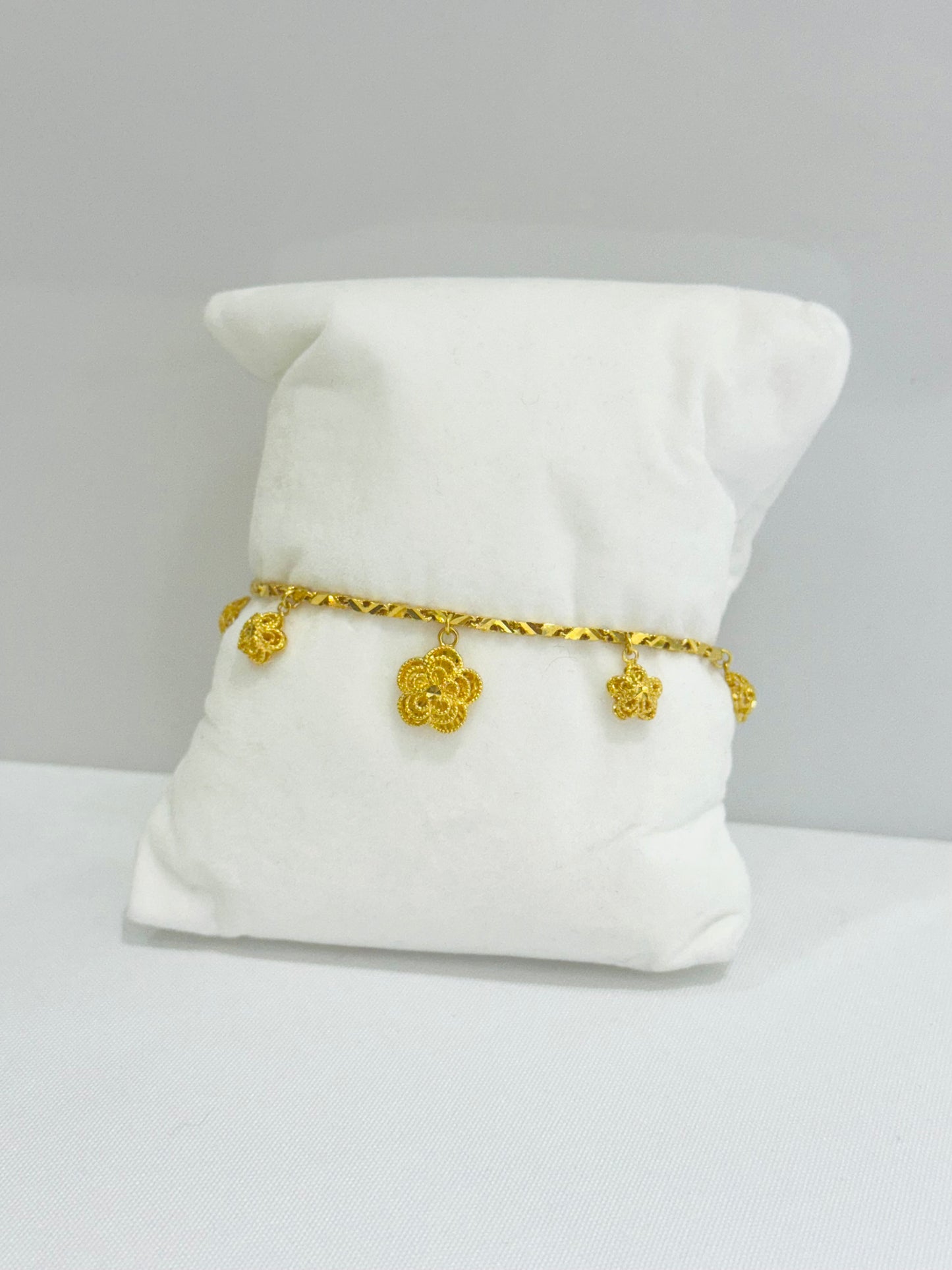21K Gold Flower Charm Bracelet