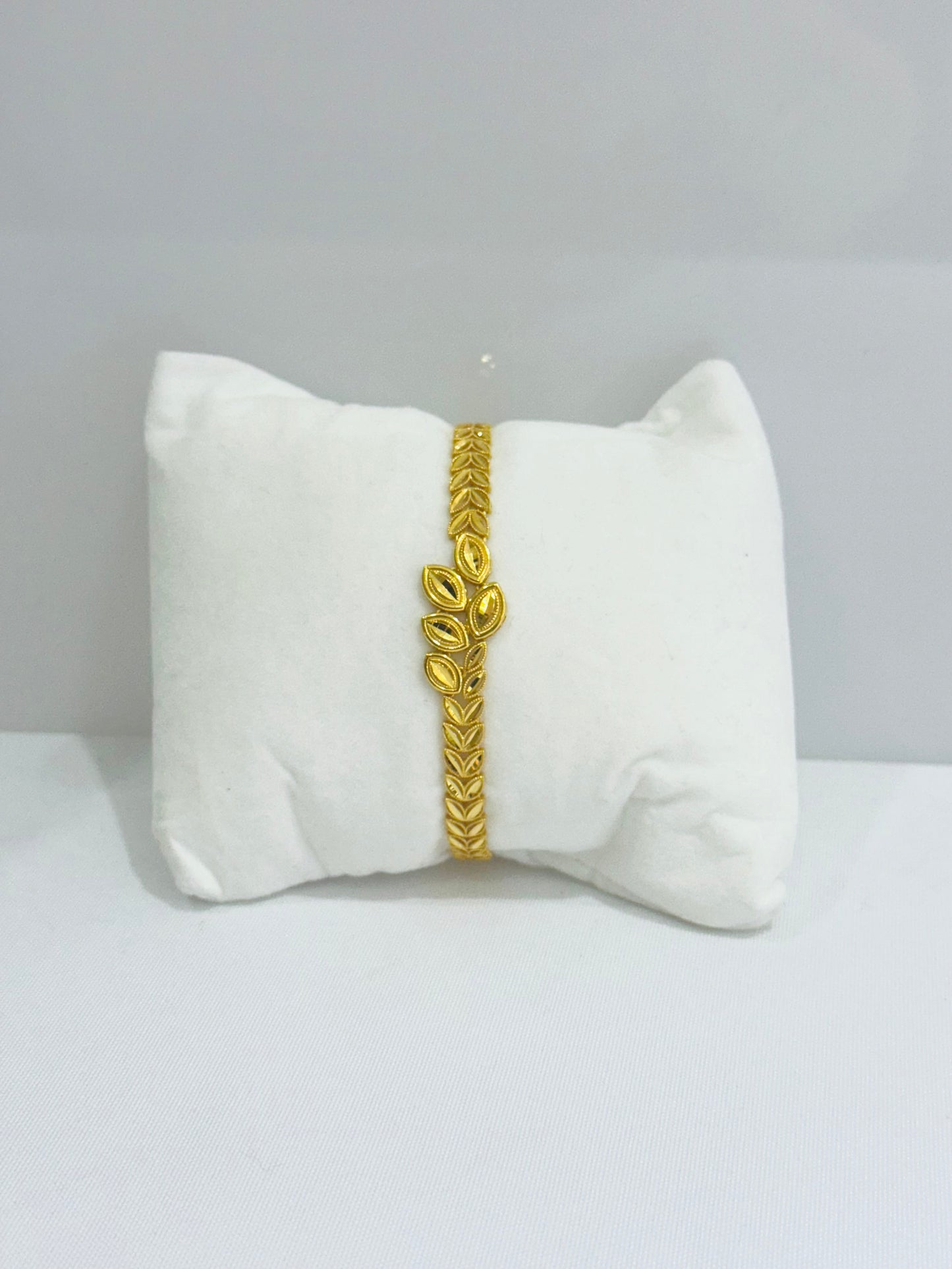 21K Gold Leaf Motif Bracelet