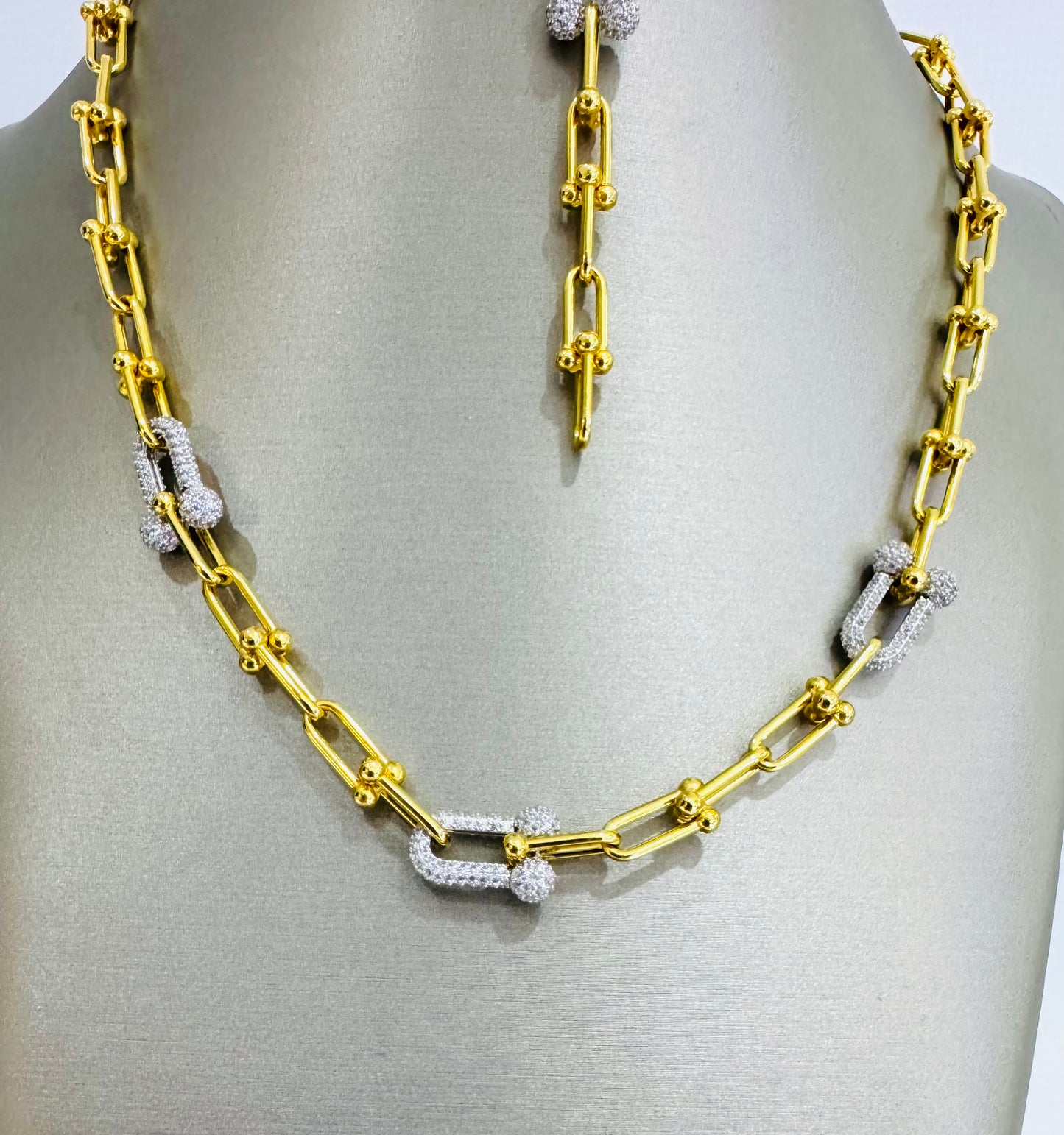 21K Gold Studded Link Set