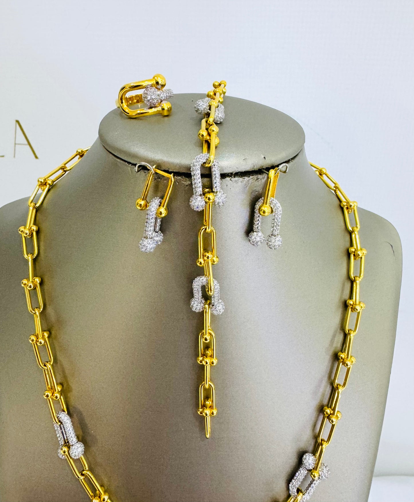 21K Gold Studded Link Set