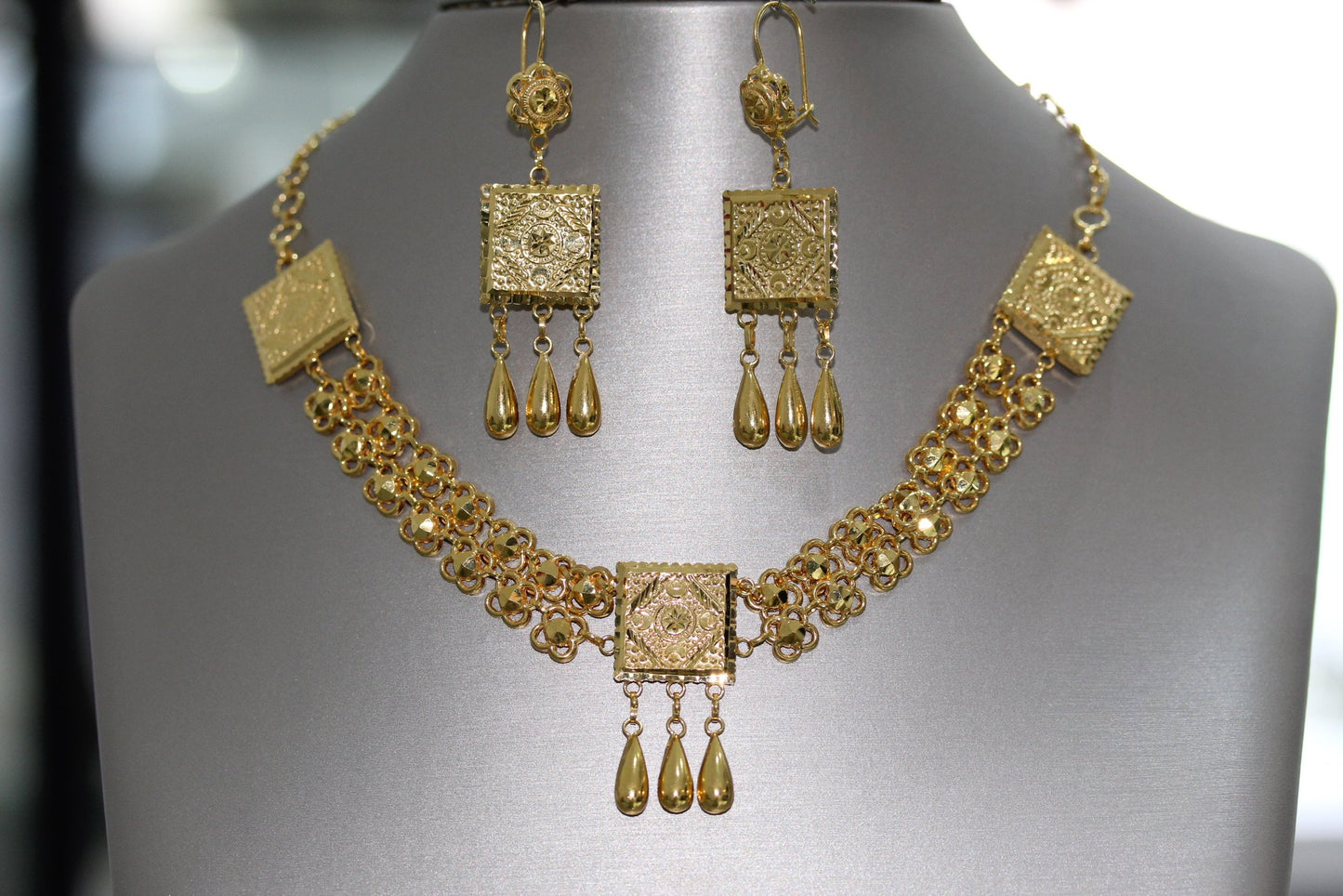 21K Gold Choker Set