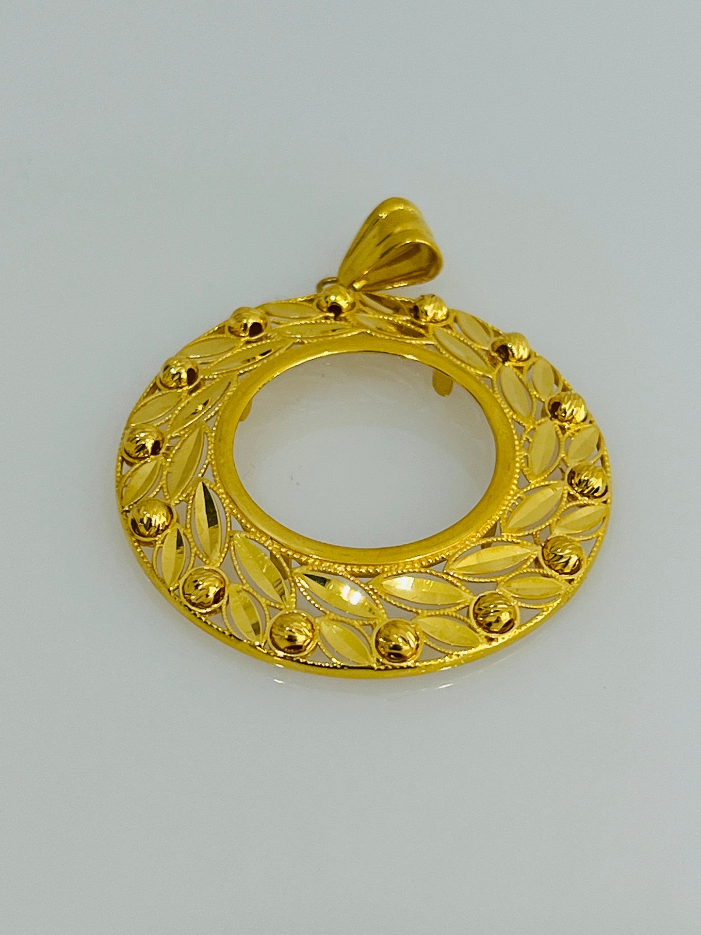 21K Gold Coin Frame Pendant