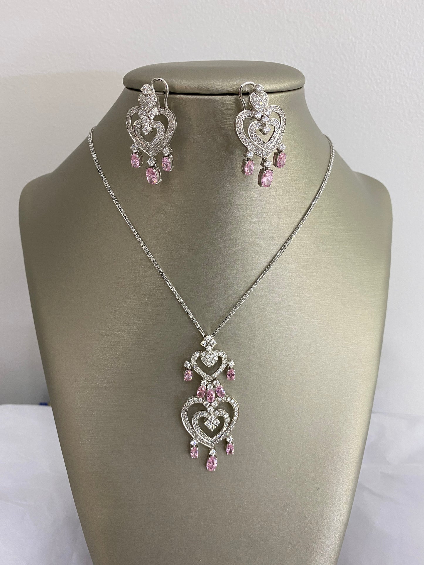 18k White Gold Heart Set