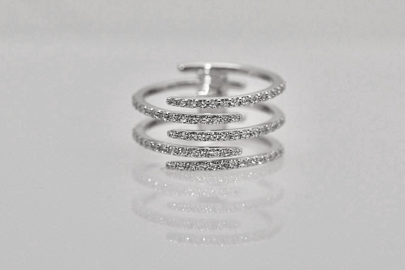 18K White Gold Diamond Ring