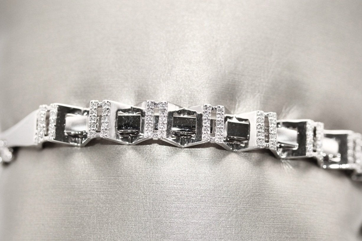 18K White Gold Diamond Bangle Bracelet