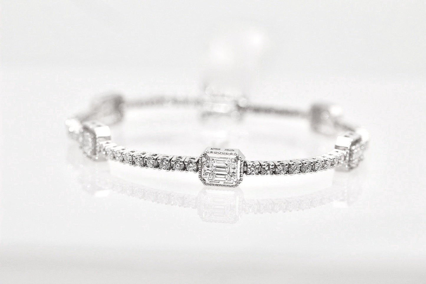18k White Gold 2.53 - Carat Diamond Tennis Bracelet