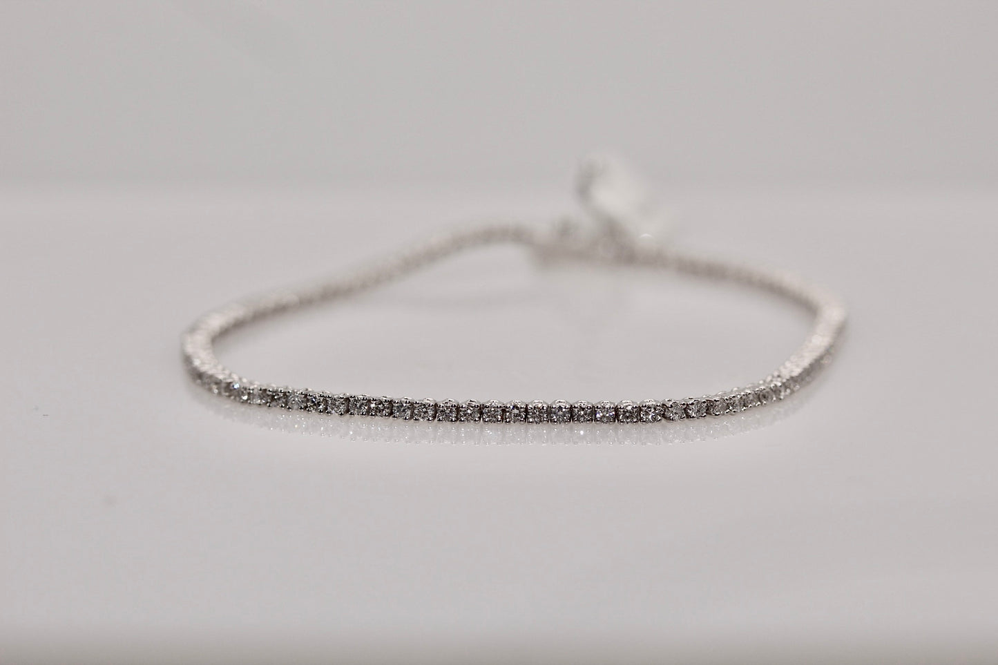 18kW Gold Diamond Tennis Bracelet